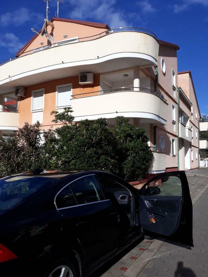 Marina & Luka Apartment Povljana Exterior photo