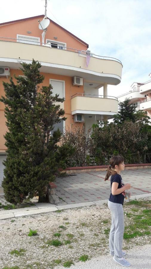 Marina & Luka Apartment Povljana Exterior photo