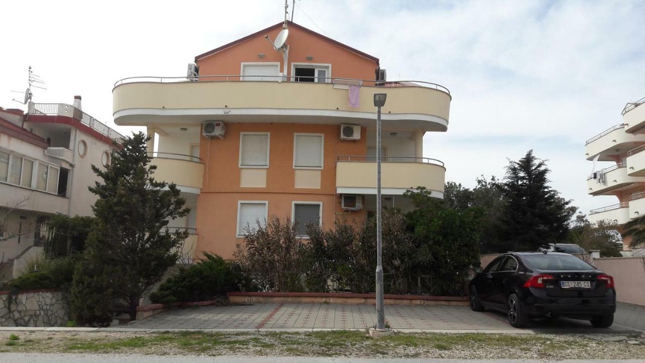 Marina & Luka Apartment Povljana Exterior photo